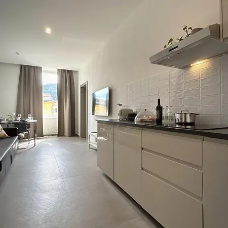 New Moon Guest house *