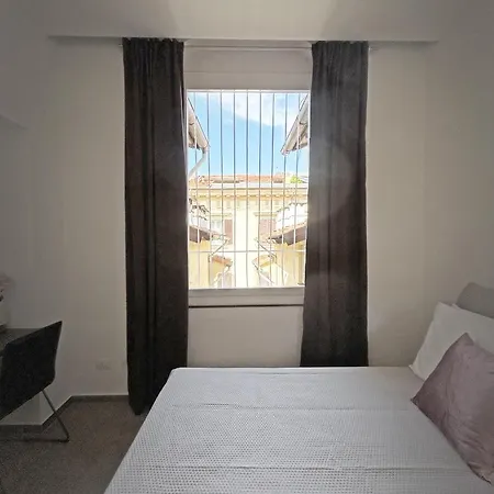 New Moon Guest house *